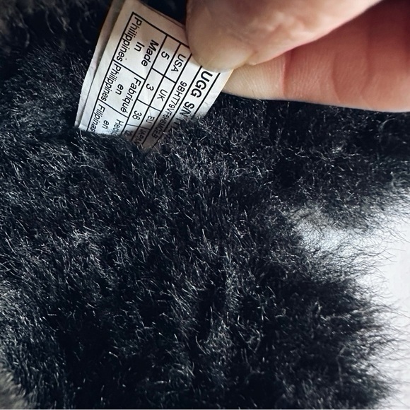 UGG Women’s Bailey Zip Mini Black Boots Size 5 - Picture 9 of 13